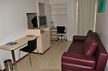 Verona Hplus Long Hotel